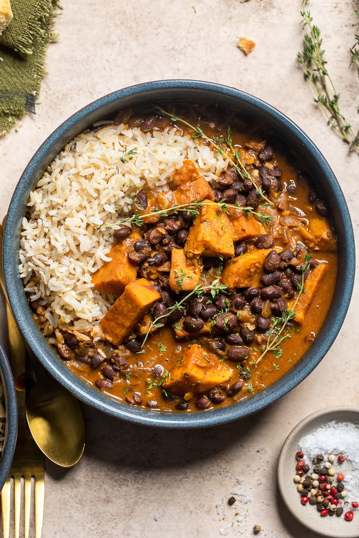 Easy Vegan Black Bean Stew: Creamy Latin-Inspired Comfort